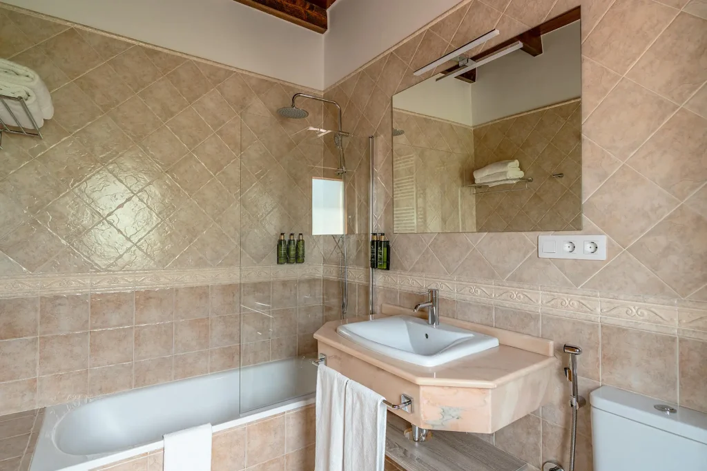 Baño privado en estudio con cocina para 2 personas en Cantabria
