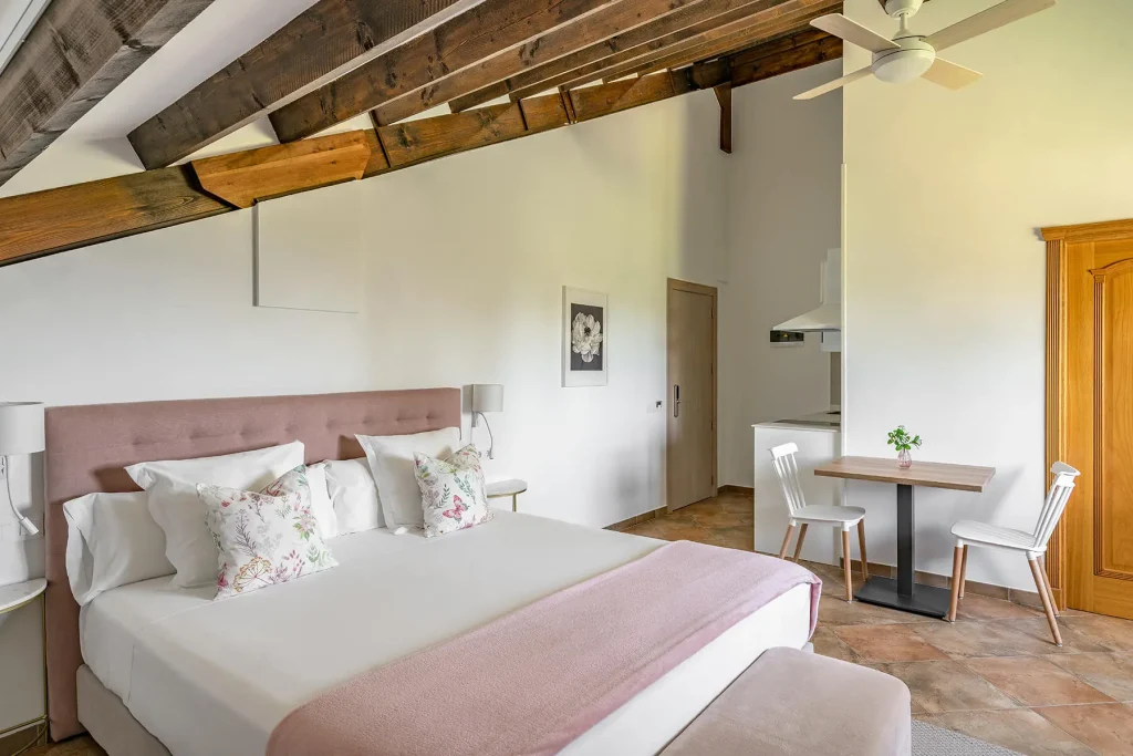 Estudios para 2 personas en Cantabria con cama doble y decoración acogedora